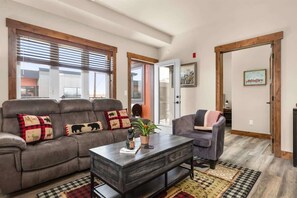 TV, DVD player, offices