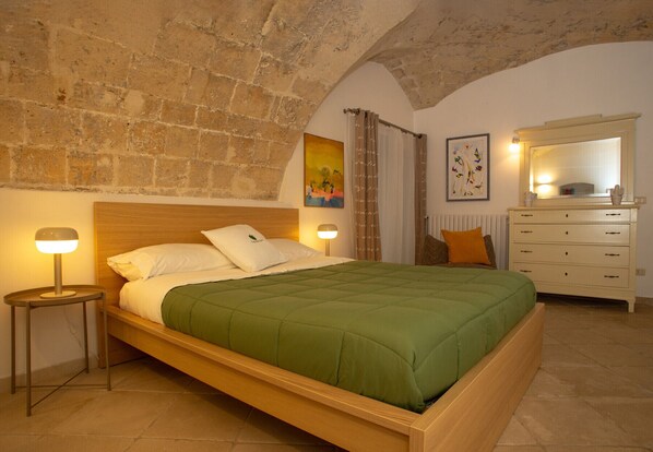 2 chambres, fer et planche à repasser, accès au Wi-Fi (inclus)