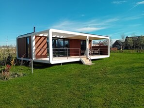 Chalet, 1 Queen Bed, Non Smoking, Kitchen (Luxe chalet in een rustige omgeving) | 1 bedroom, premium bedding, laptop workspace, blackout curtains - Antonius Hoeve Chalets (Oudenbosch)