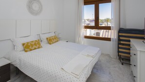 2 bedrooms, iron/ironing board, internet, bed sheets