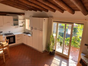 Refrigerador, horno, placa de cocina, lavavajillas