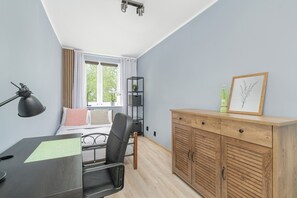 Apartment, 1 Bedroom, Kitchen - Poznan Apartment With 2 Desks by Renters (Poznan)