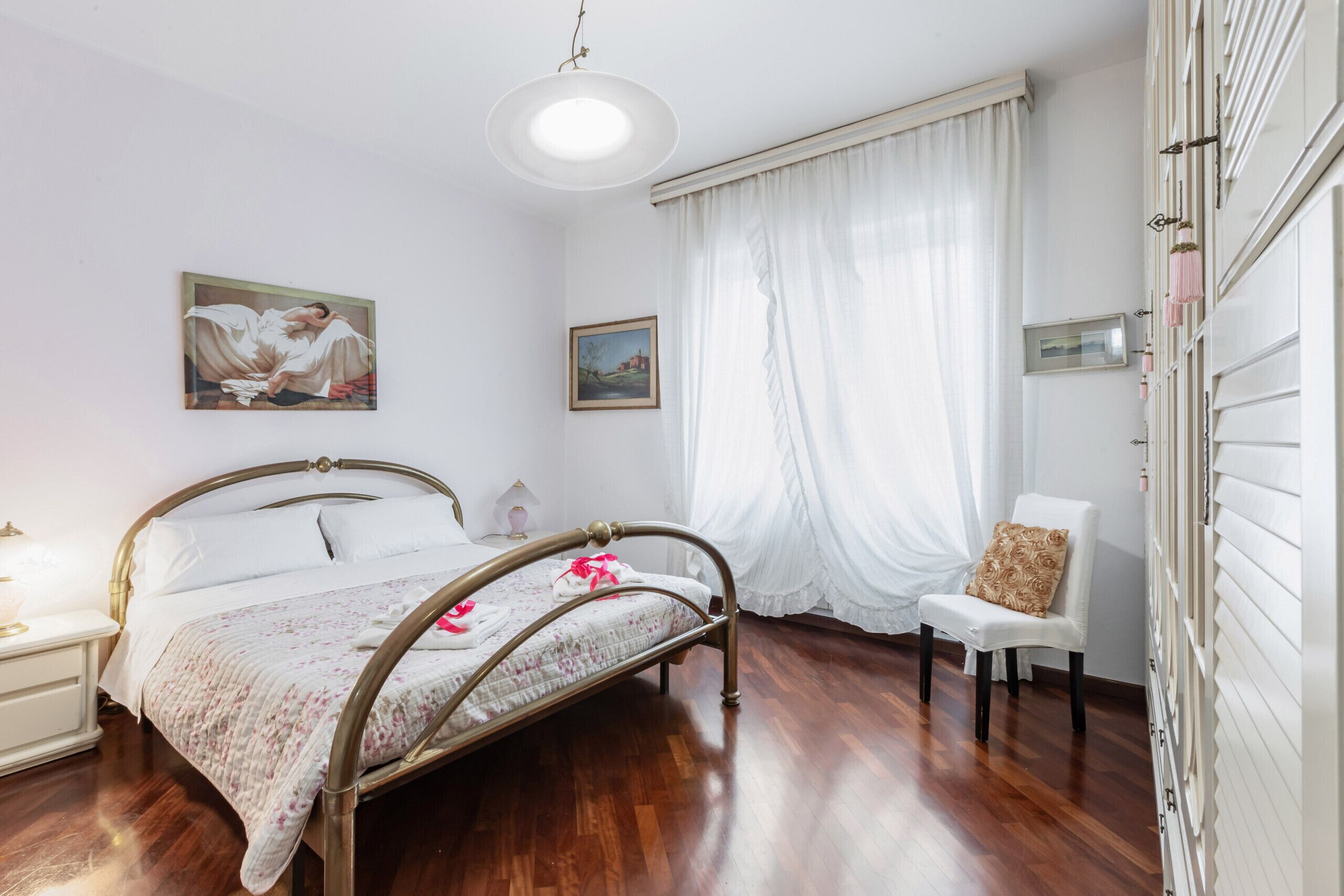 3 habitaciones, tabla de planchar con plancha y wifi gratis 