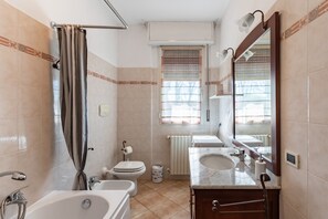 Assecador de cabells i tovalloles 