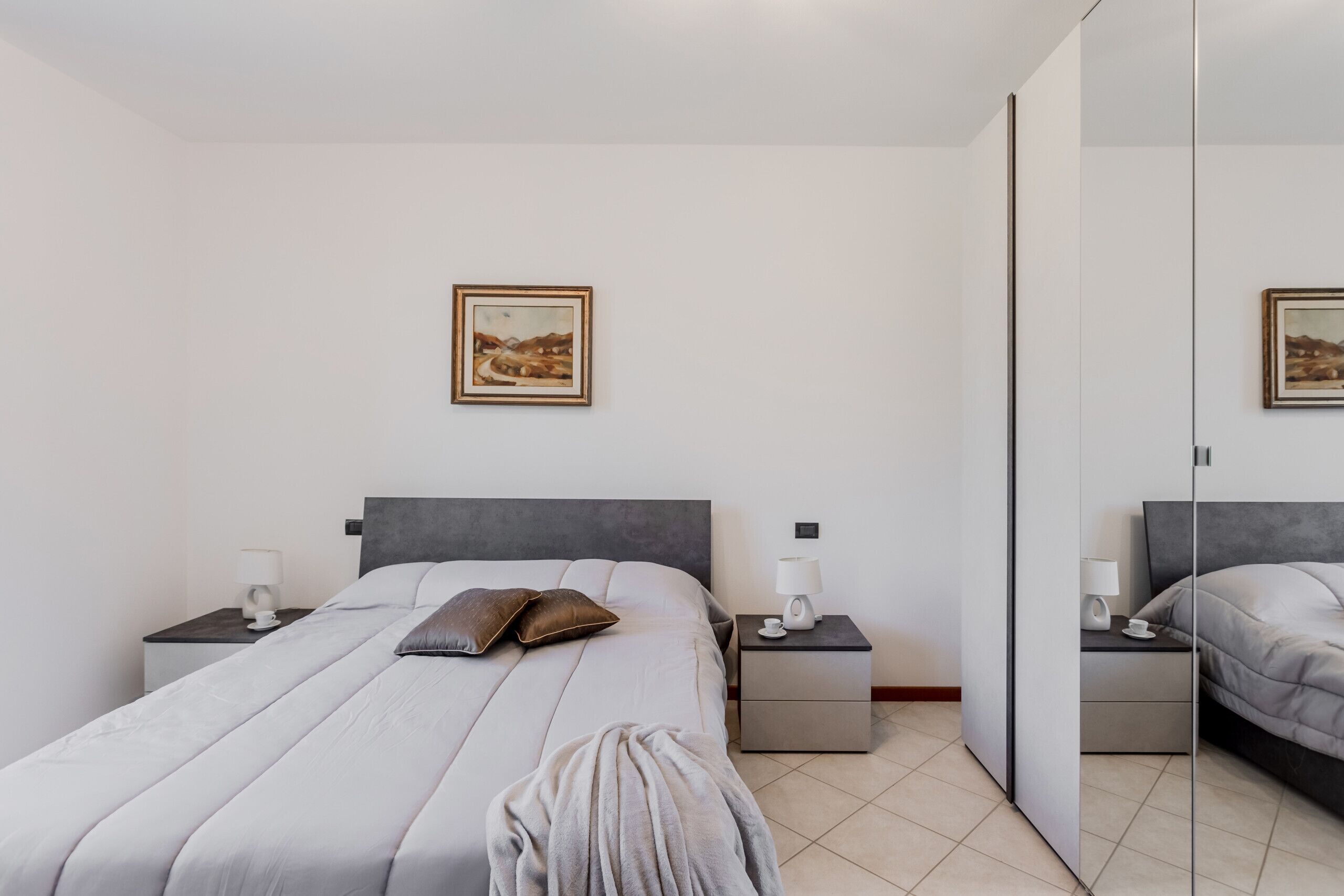 Bügeleisen/Bügelbrett, kostenloses WLAN, Bettwäsche