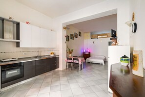 Fridge, microwave, oven, stovetop - Essenza Holiday House (Florencia)