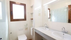 Shower, towels
