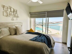 2 bedrooms, desk, iron/ironing board, WiFi