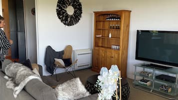 Smart TV, table football, ping pong, books