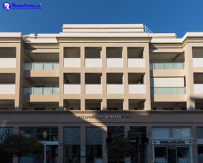 Departamento, 2 habitaciones, balcón, vista a la ciudad | Vista frontal de la propiedad