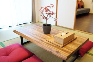 基本公寓 | 布置獨特、書桌、免費無線上網、床單