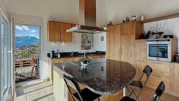 Frigorifero, microonde, forno, lavastoviglie