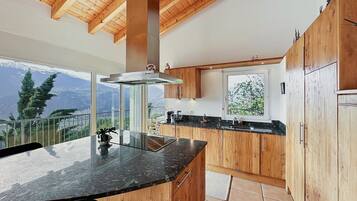 Réfrigérateur, micro-ondes, four, lave-vaisselle