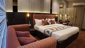 Superior Room | Premium bedding, in-room safe, individually furnished, desk