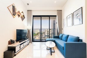 Two-Bedroom Apartment on 09th Floor - Happy High-end Apartments - Central, whole city view & infinity pools - The MarQ (Ho Chi Minh City)