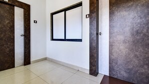 Unclassified image, 4 of 33, button - OYO HOTEL MANSAROVAR (Abu Road)