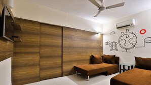 Classic Room - Collection O Hotel Kia Residency (Ahmedabad)