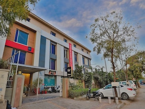 Exterior - Collection O Hotel Kia Residency (Ahmedabad)