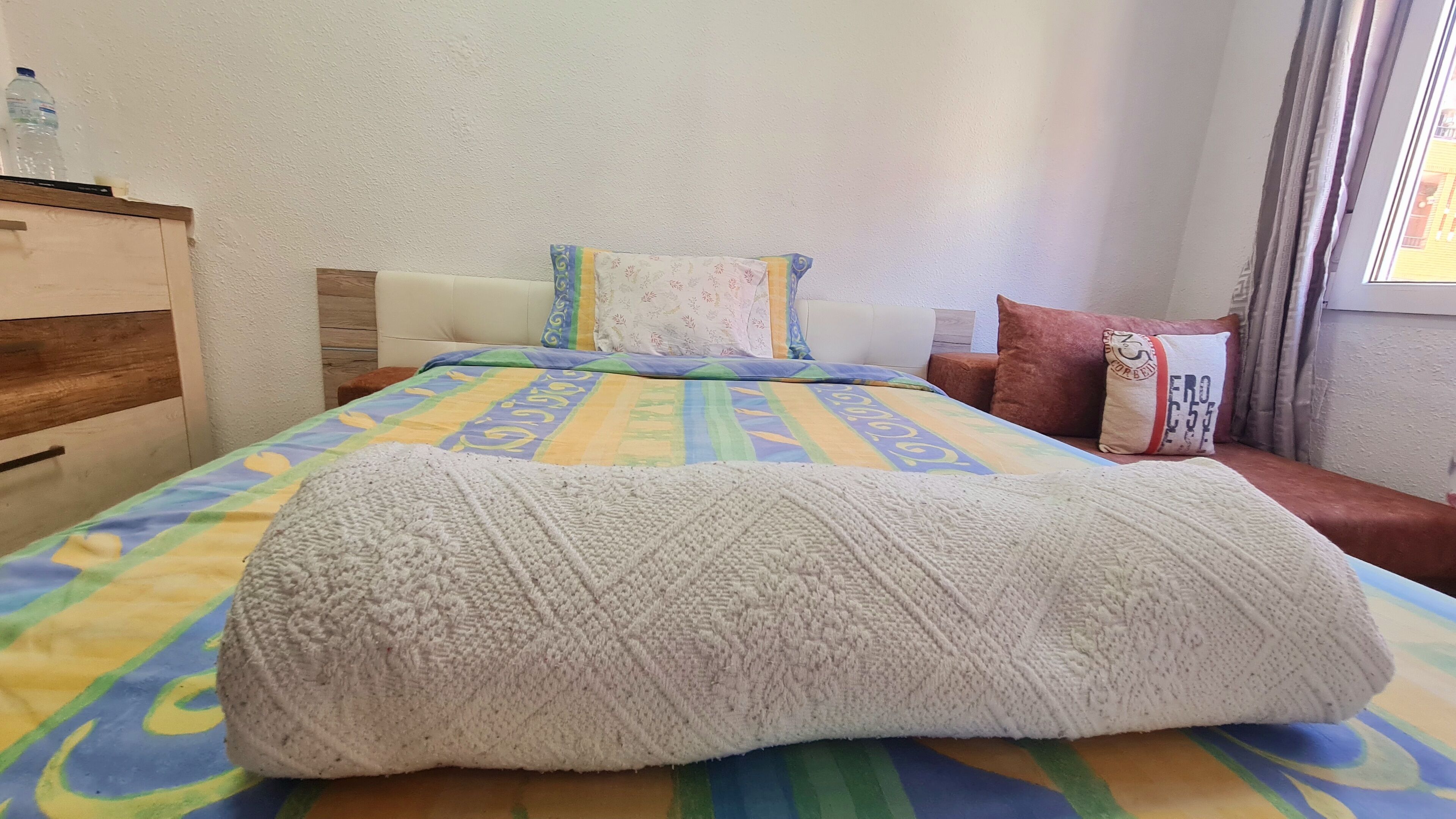1 habitación, escritorio, tabla de planchar con plancha y wifi gratis 