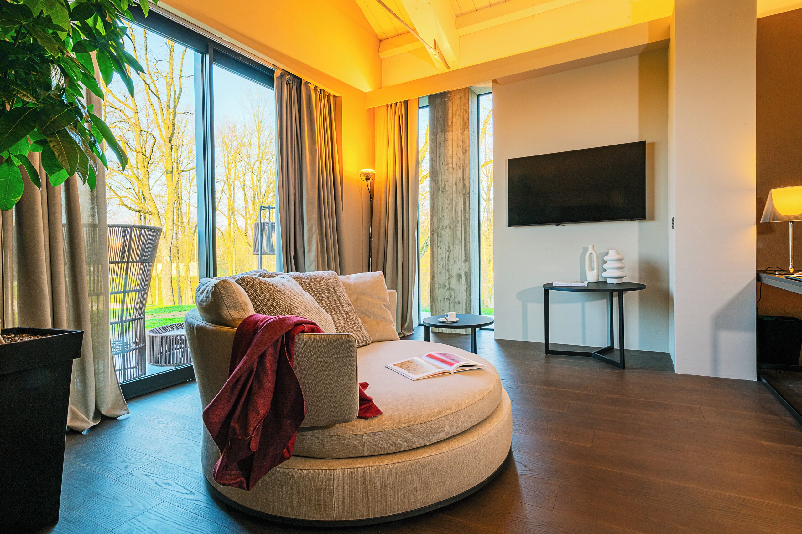 Suite, Garden View | Park view