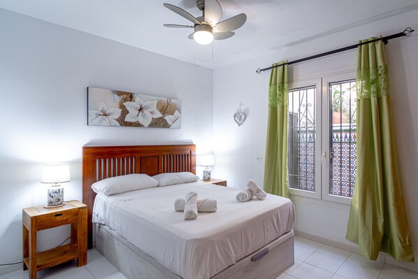 2 bedrooms, iron/ironing board, free WiFi, bed sheets