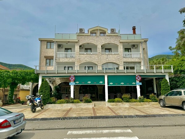 Front of property - Hotel Grbalj (Budva)