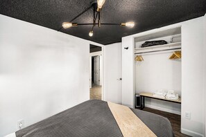 5 chambres, fer et planche à repasser, lit parapluie, Wi-Fi gratuit
