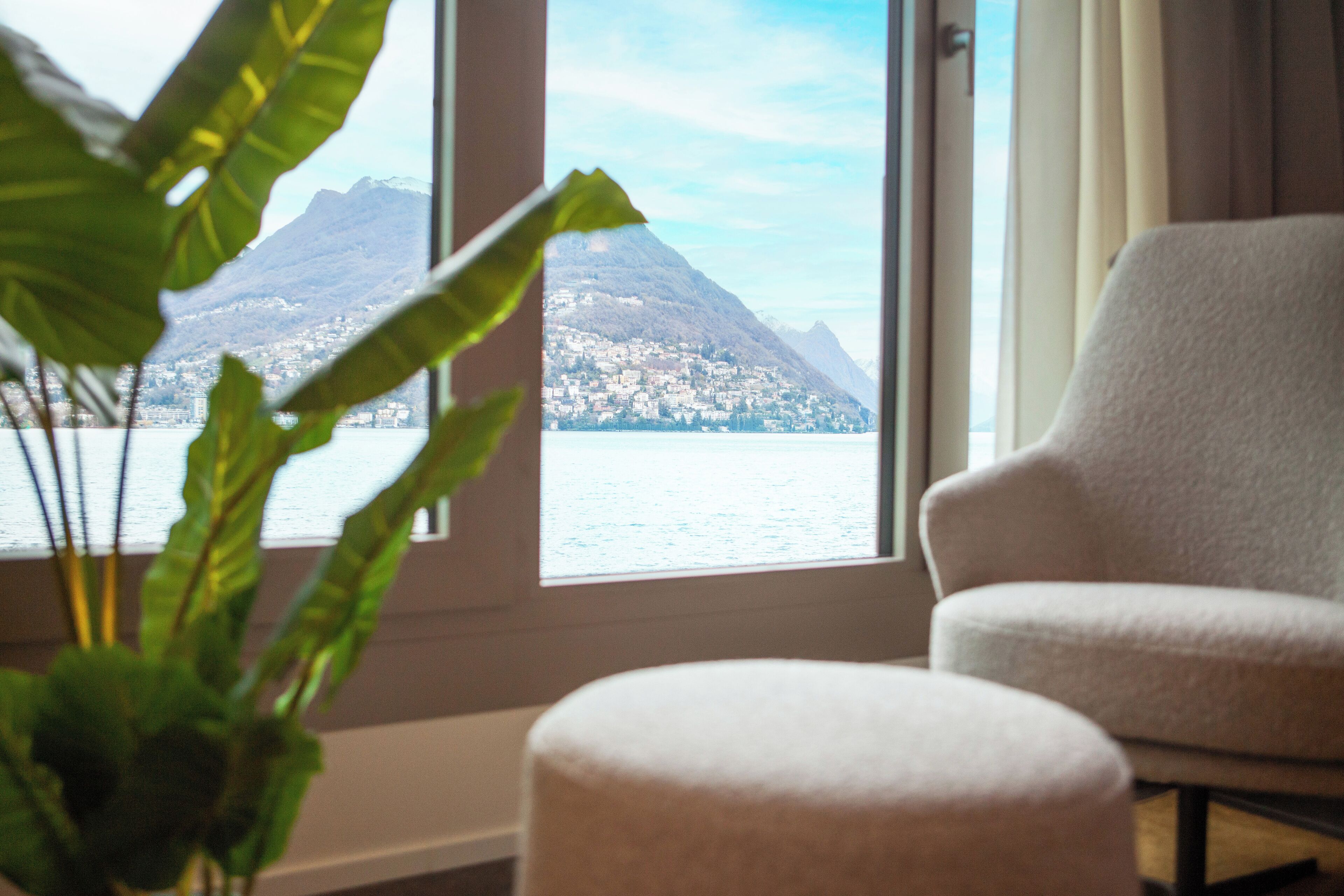 저자극성 침구, 메모리폼 침대, 무료 미니바 품목, 객실 내 금고