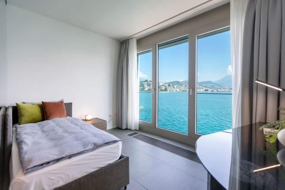 1 bedroom, hypo-allergenic bedding, memory-foam beds, free minibar items