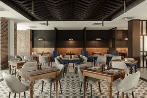 Daily buffet breakfast (PLN 95 per person) - Lake Hill Mazury Resort & SPA (Ostróda)