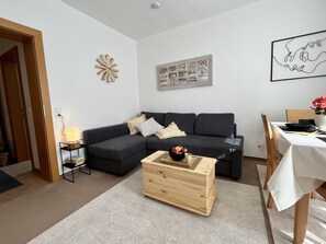 Living area - ENZIAN TOP 6 - Apartment in central location (Bach)