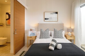 3 bedrooms, in-room safe, desk, iron/ironing board