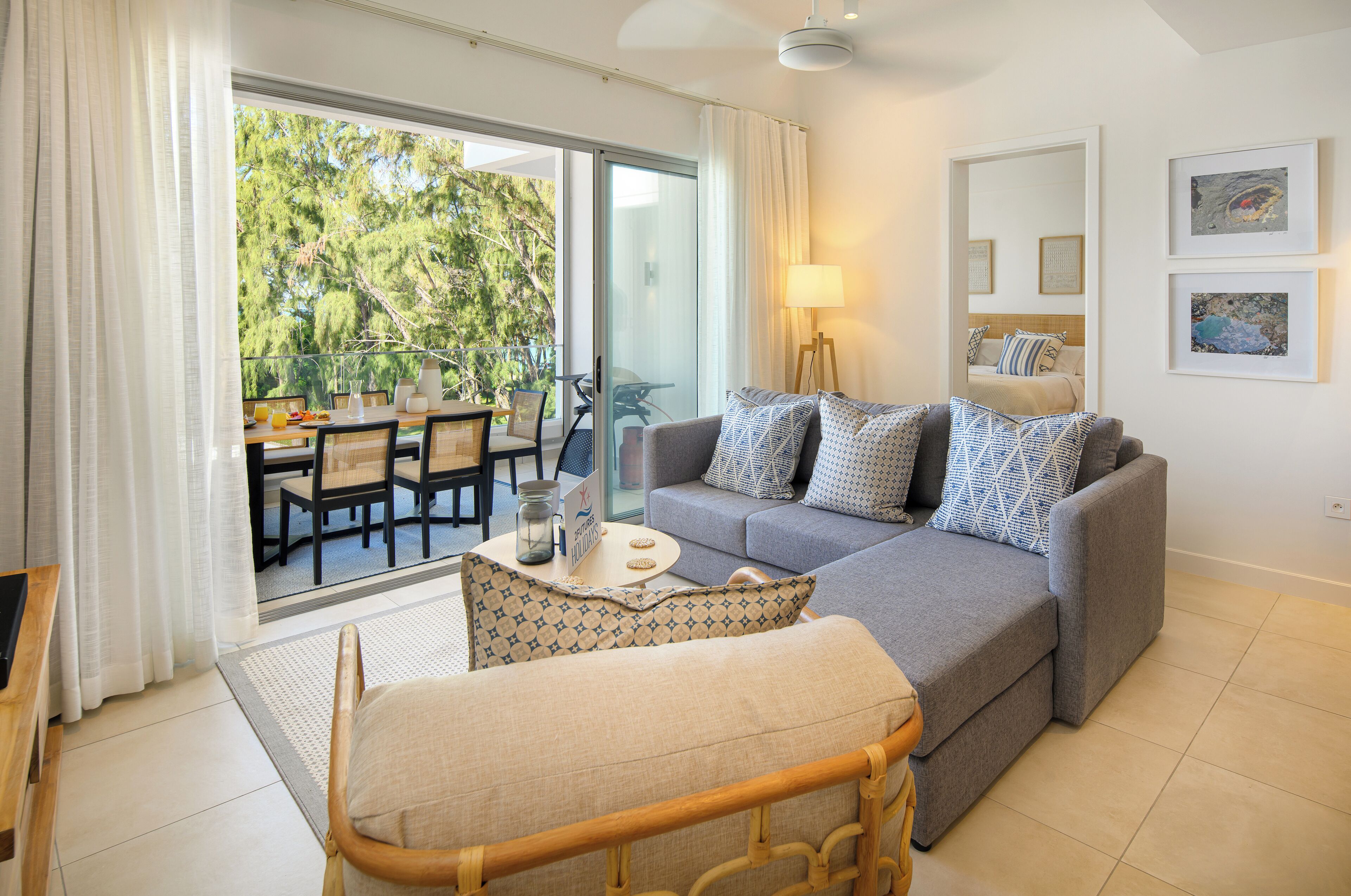 Basic Apartment | Living area | TV