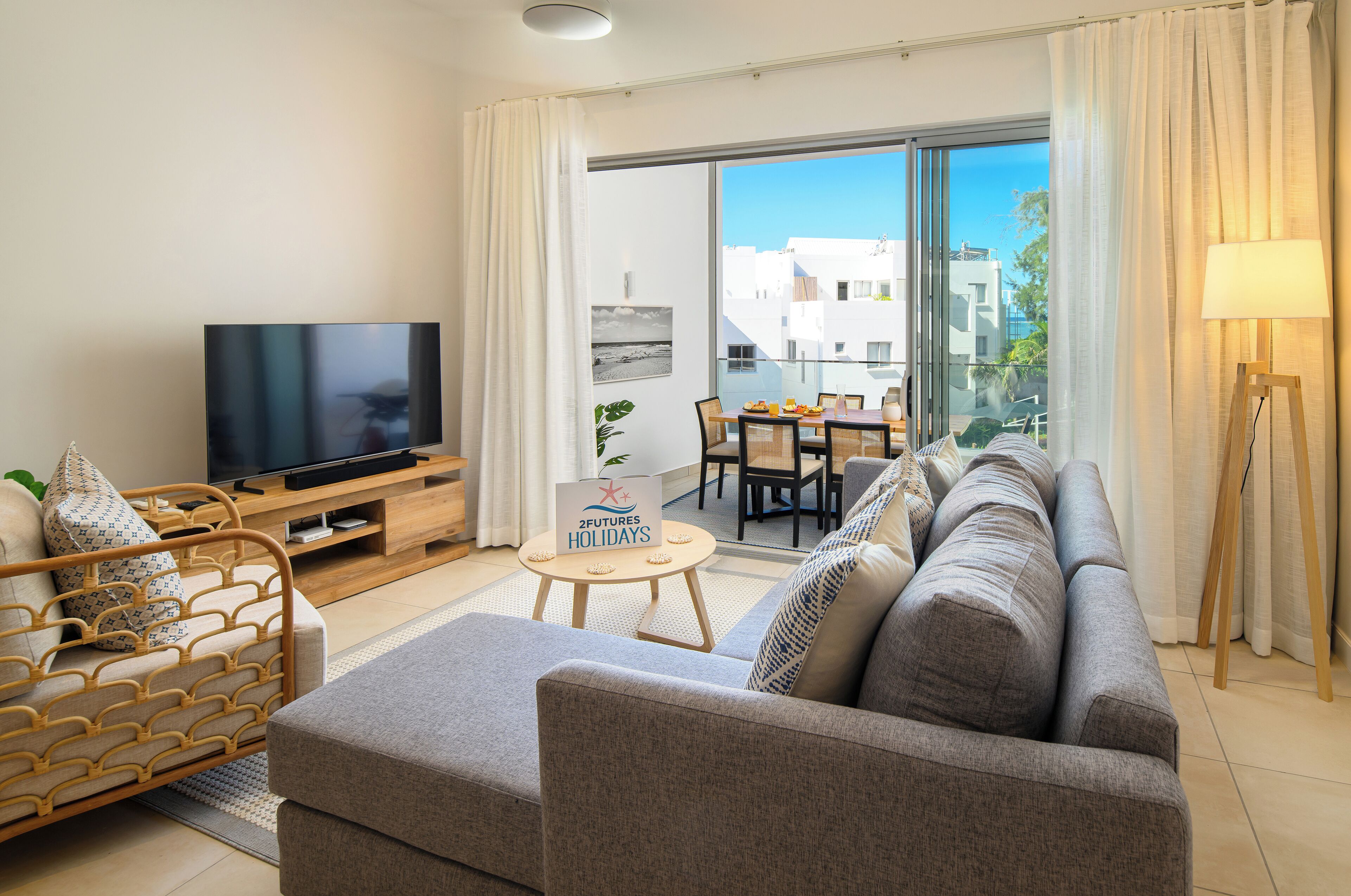 Basic-Apartment | Wohnbereich | Fernseher