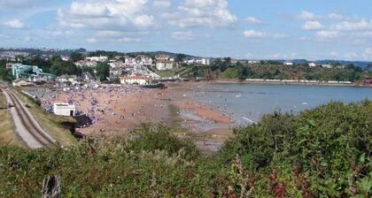 Walking distance to Goodrington and Paignton beach, bars, restaurants and shops.