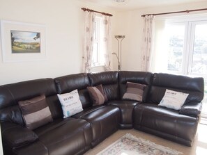 Smart TV - Walking distance to Goodrington and Paignton beach, bars, restaurants and shops. (PAIGNTON)