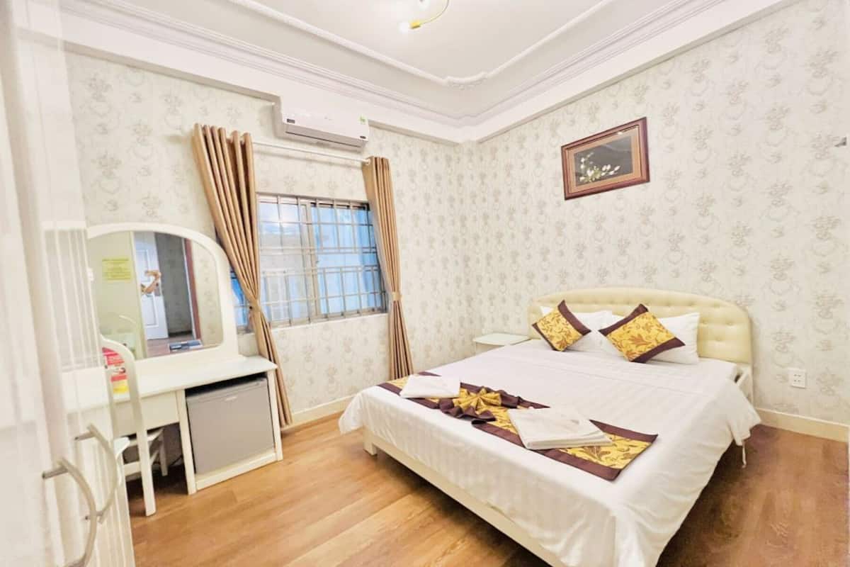 Superior-Doppelzimmer, Stadtblick | Schreibtisch, Verdunkelungsvorhänge, schallisolierte Zimmer