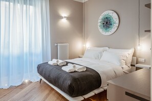 2 bedrooms, iron/ironing board, WiFi, bed sheets - Via Melzo Deluxe Suite (Milan)