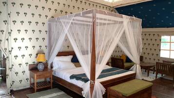 Premium Tent | Memory foam beds, desk, free WiFi