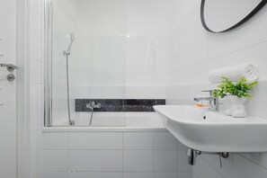Towels - Studio Near The PGE Stadium by Renters (Warsaw)
