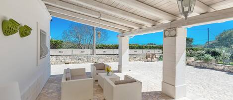 Villa | Terrace/patio