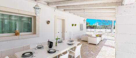 Villa | Terrace/patio