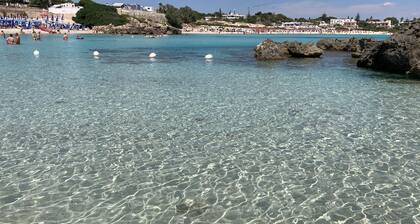 At 500 mt from the beaches comfortable air-conditioned studio apartment with parking space