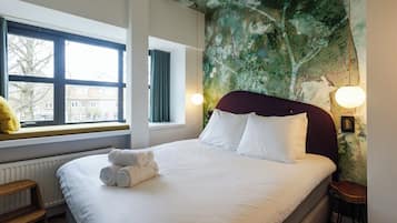 Habitación doble estándar, 1 cama Queen size | Ropa de cama hipoalergénica y caja de seguridad en la habitación