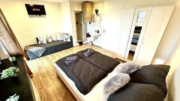 2 bedrooms, desk, iron/ironing board, travel cot