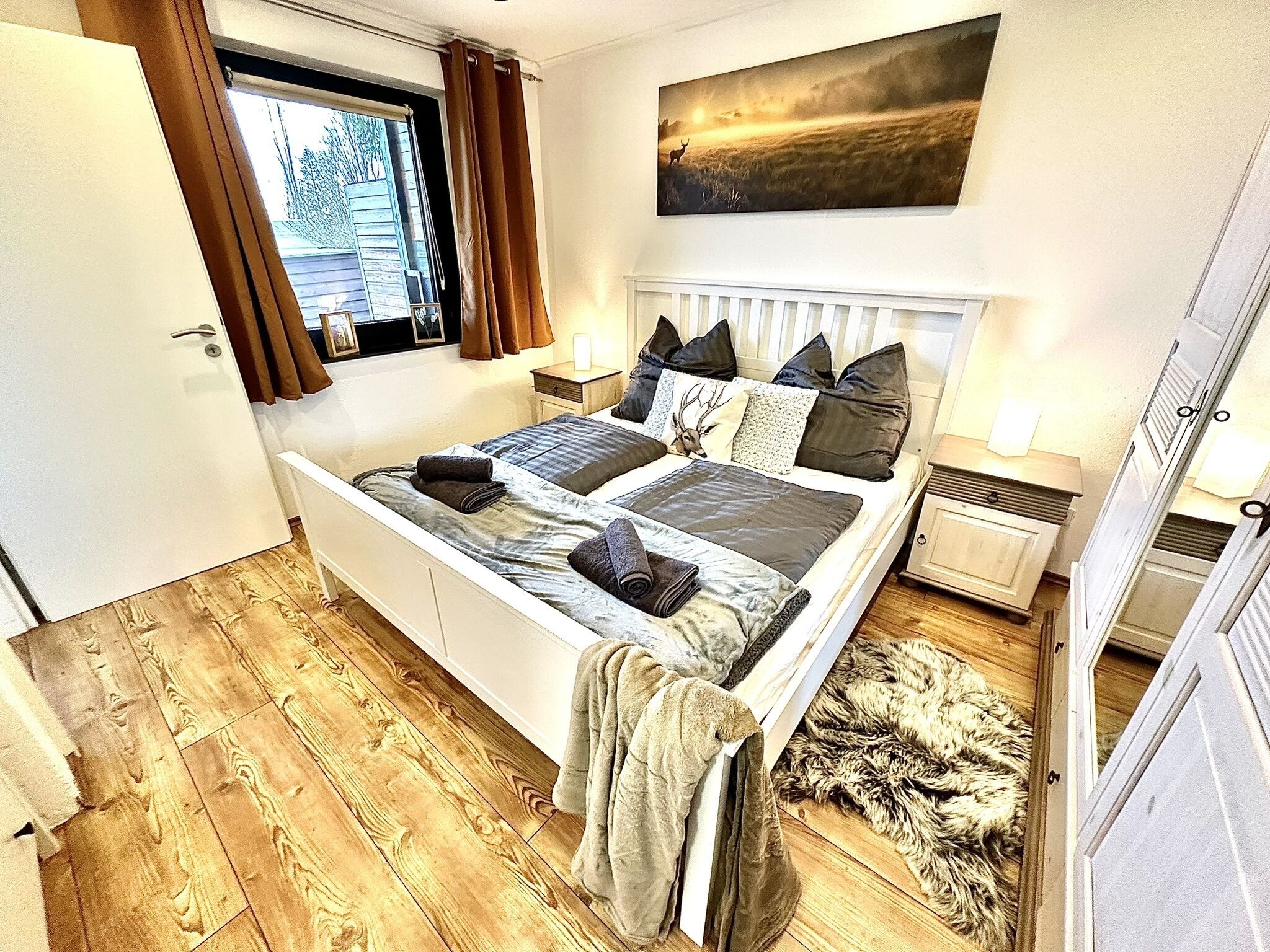 2 Schlafzimmer, Schreibtisch, Bügeleisen/Bügelbrett, Reisekinderbett