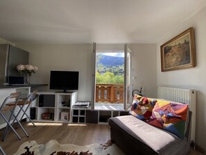 TV - St-Jorioz, appartement au calme, 4pers, terrasse (Saint-Jorioz)