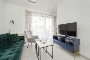 Living room - Classic Apartment Wrocław by Renters (Wroclaw)
