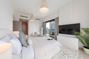 2 bedrooms, Egyptian cotton sheets, premium bedding, memory-foam beds - EDEN'S Homes & Villas - Act One Act Two (Dubai)