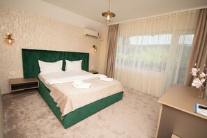 Standard Double Room | Premium bedding, individually furnished, desk, laptop workspace